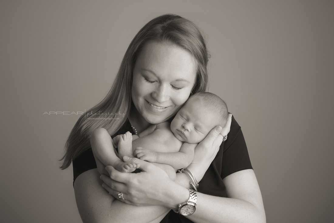 Appear Photography, Birmingham, AL newborn baby photographer, mother and child, hug
