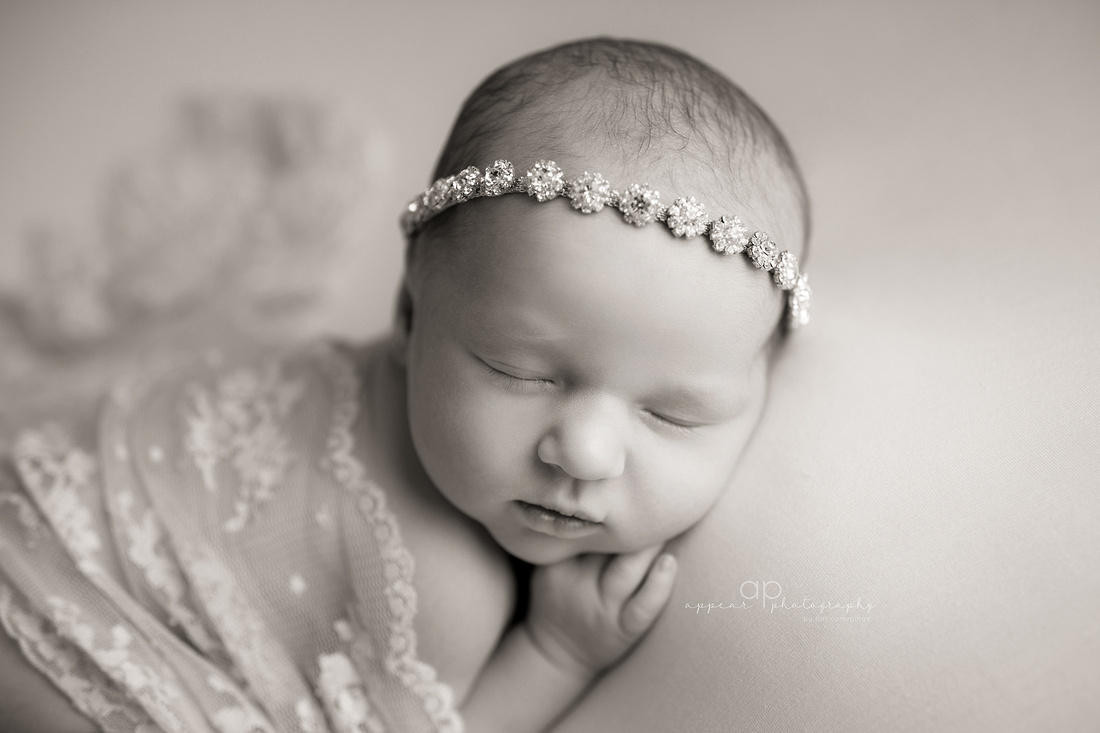 appear photography, hoover, birmingham, al newborn baby photographer, photography, black and white, lace