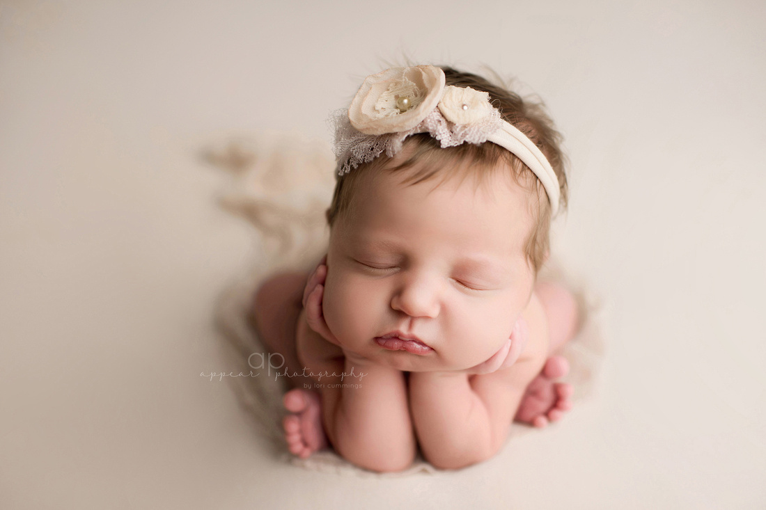 Appear Photography, Hoover, Birmingham, Alabama newborn baby photographer, froggy pose, head in hands