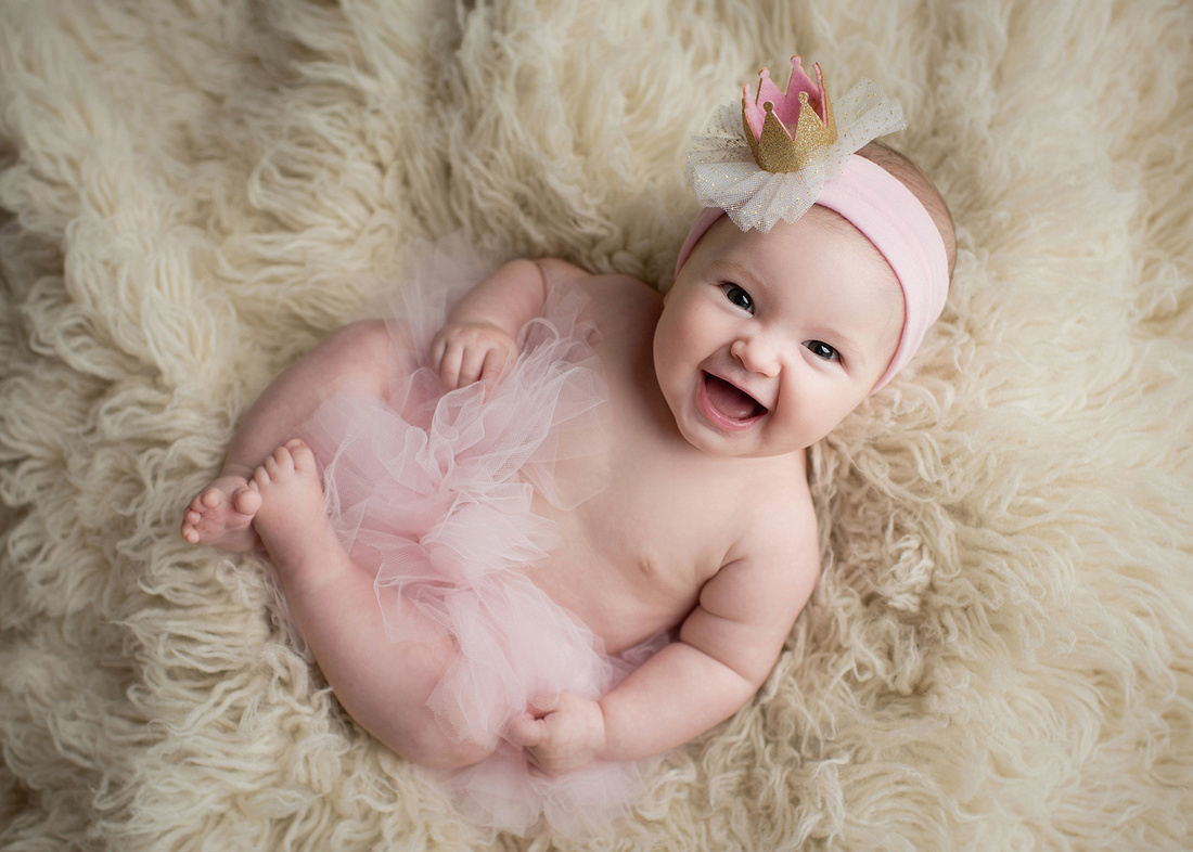 Appear Photography, Hoover, Birmingham, Alabama baby and child photographer, pink tutu, princess crown, big smile