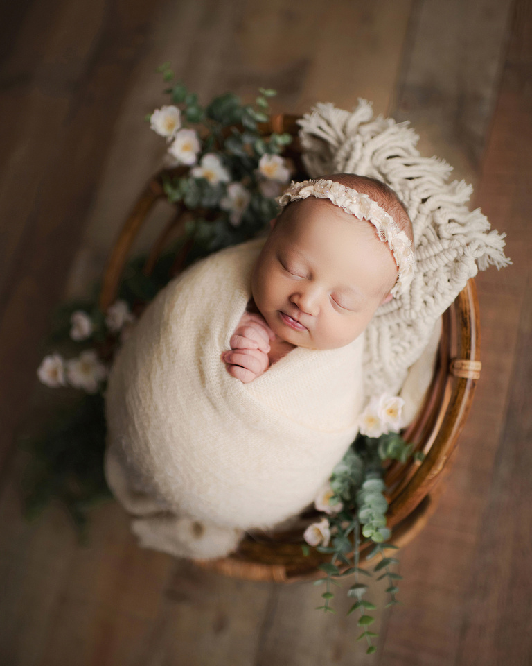 Dreamsweet Studio, Newborn baby and family studio photographer, Pelham, Birmingham, Alabama, baby girl newborn session